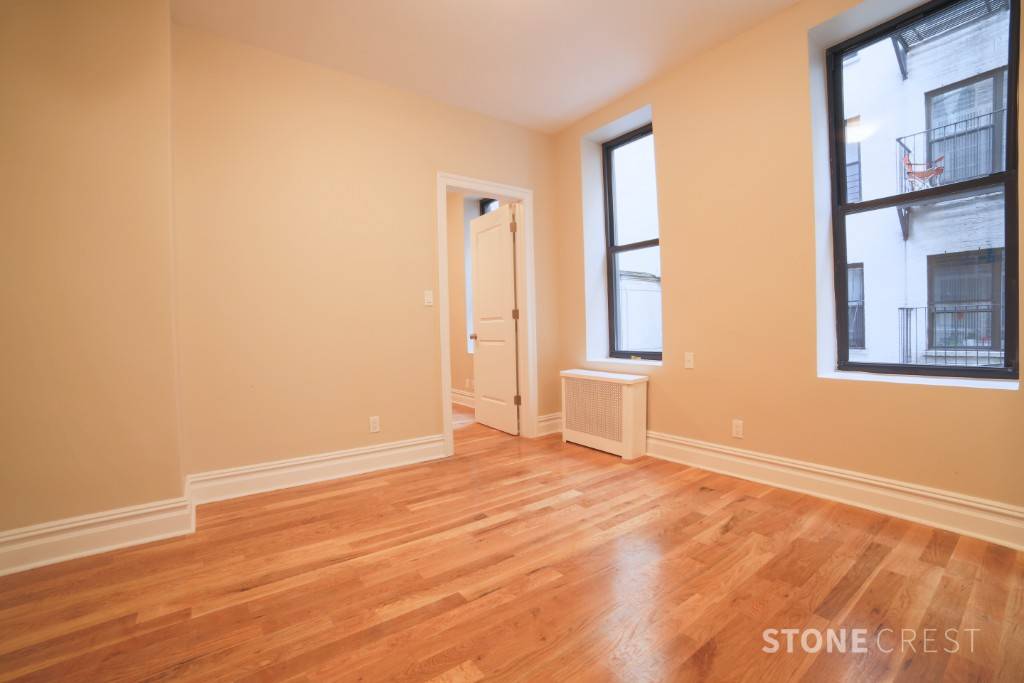 Perfectly size renovated two bedroomPet FriendlySpacious living roomLarge BedroomsGreat natural lightElevator and in building laundryLive in SuperHardwood floorsBeautiful 2 bedroom, 1 bathroom apartment in South Harlem.