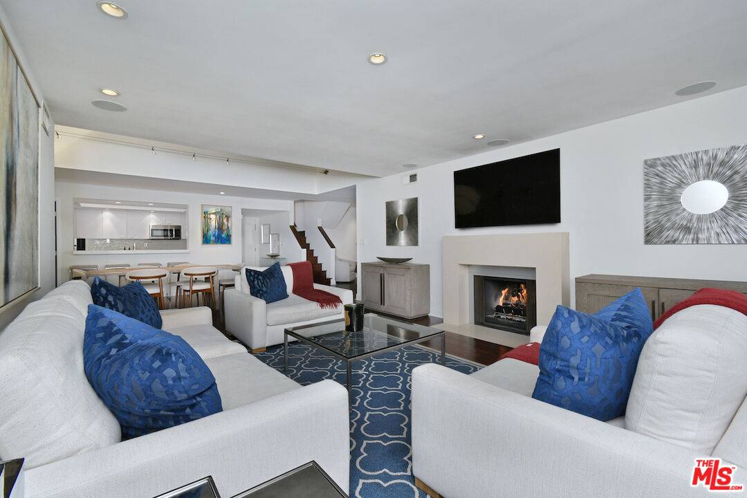 851  N Kings Rd 3BR Sunset Strip La