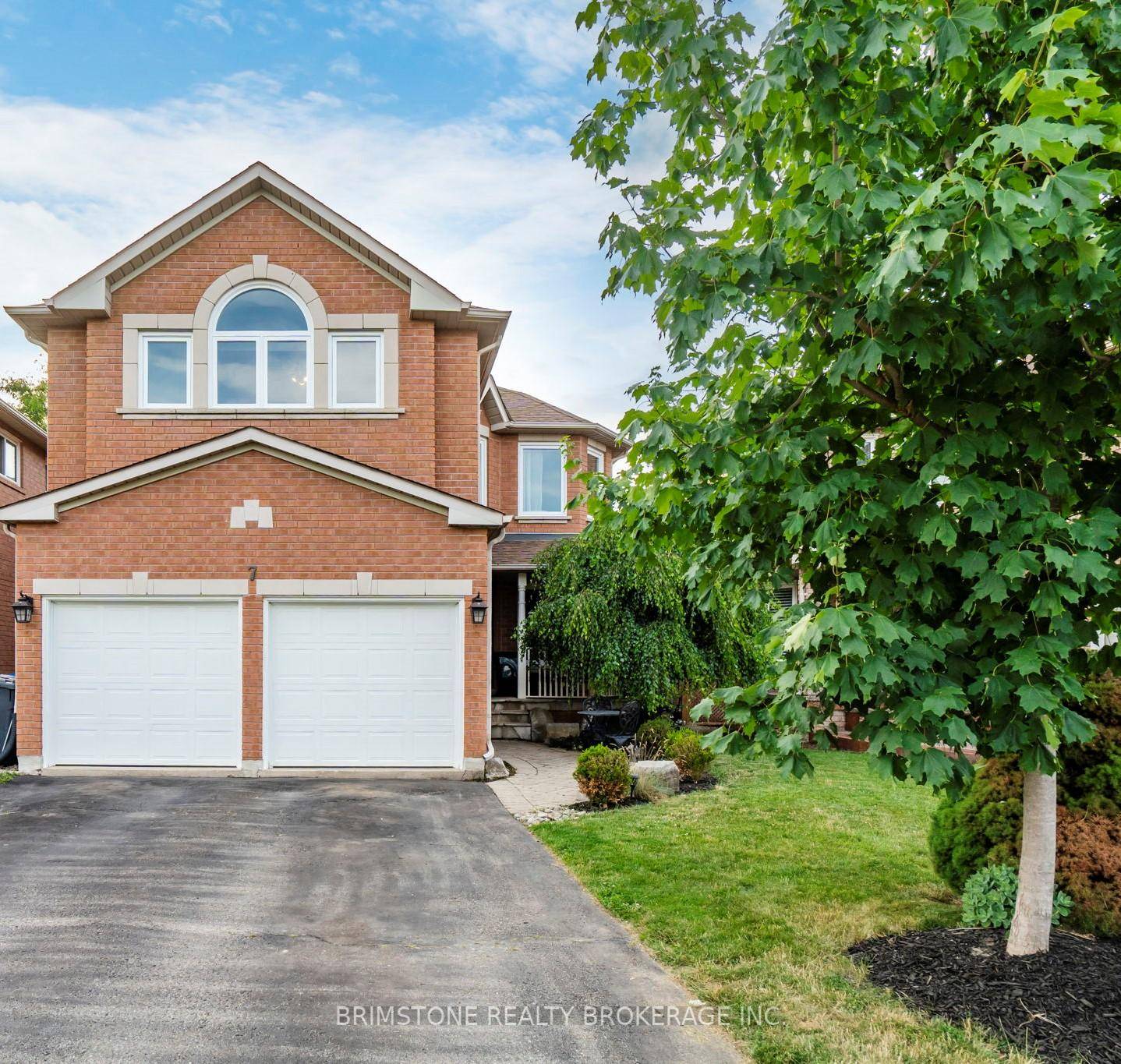 7 Banington is a complete dream home that's perfect for large families !