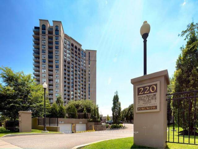 Beautifully furnished 1 bedroom condo available for lease in a prime location !