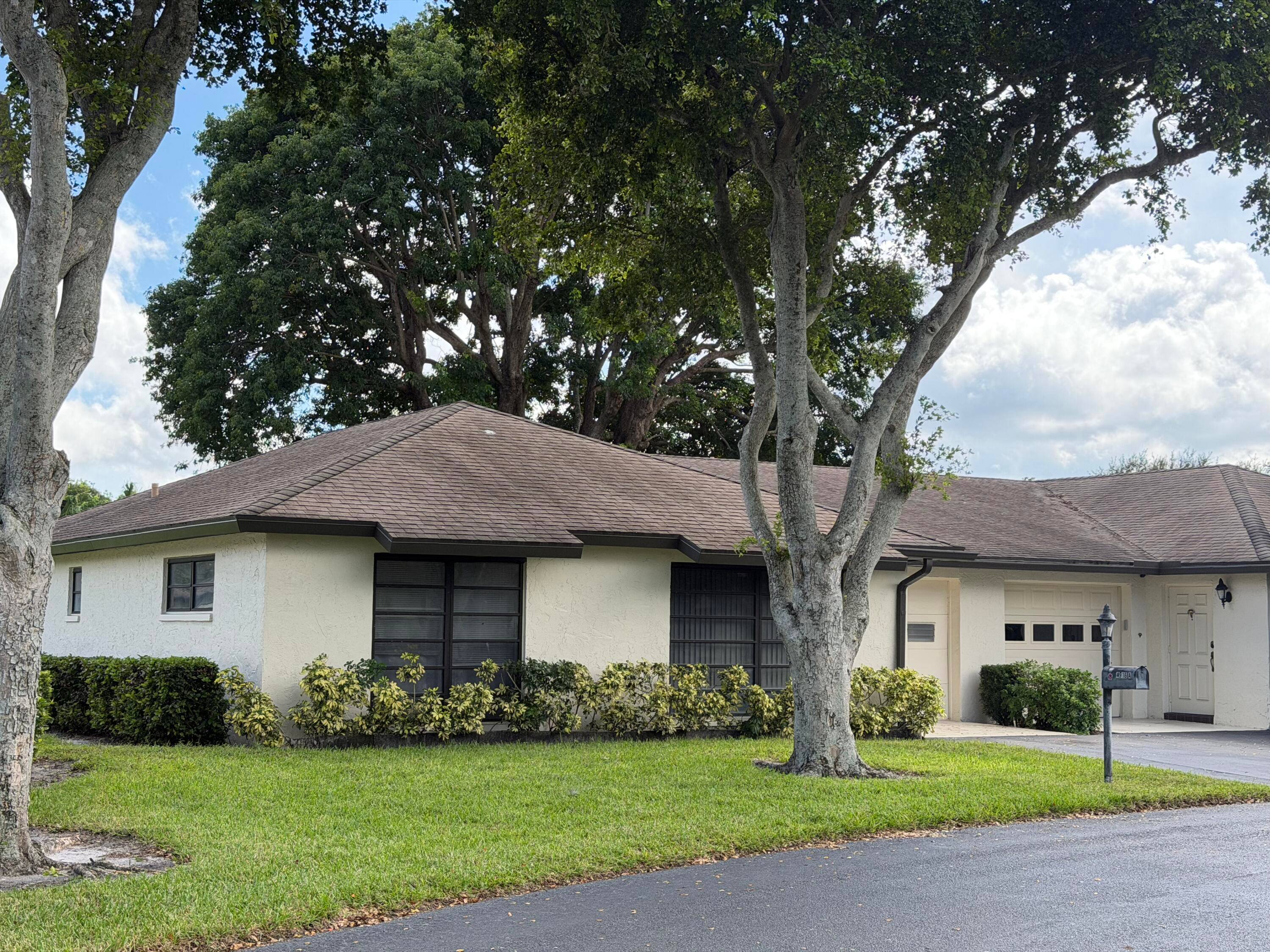2 2 Villa in 55 Greentree Community !
