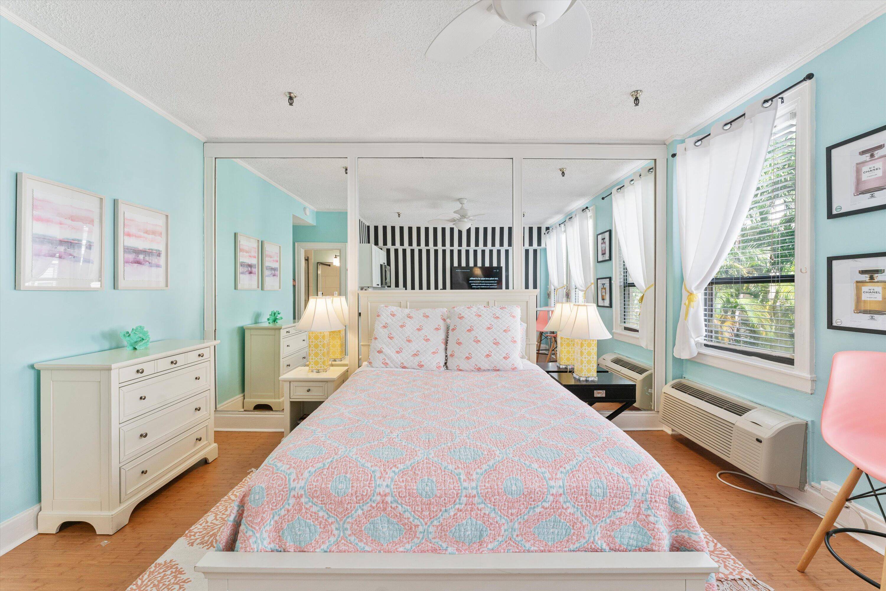 Dive into the vibrant lifestyle of Palm Beach with The Flamingo Flat, a turnkey condo unit nestled in the prestigious Palm Beach Hotel.