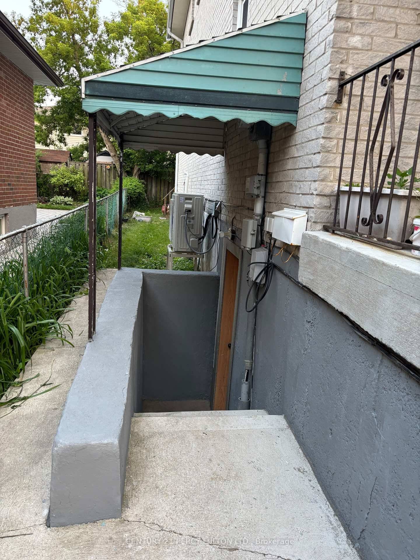 Welcome To This Bright And Inviting Basement Unit With 2 Bedroom, 1 Washroom In The Pleasant View Community.
