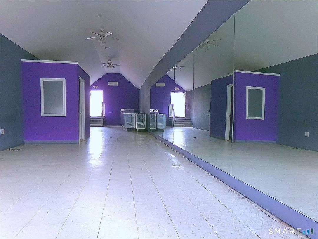 This 800 sq. ft. commercial retail space offers a unique opportunity in a desirable North End location, providing convenient access for both customers and staff.