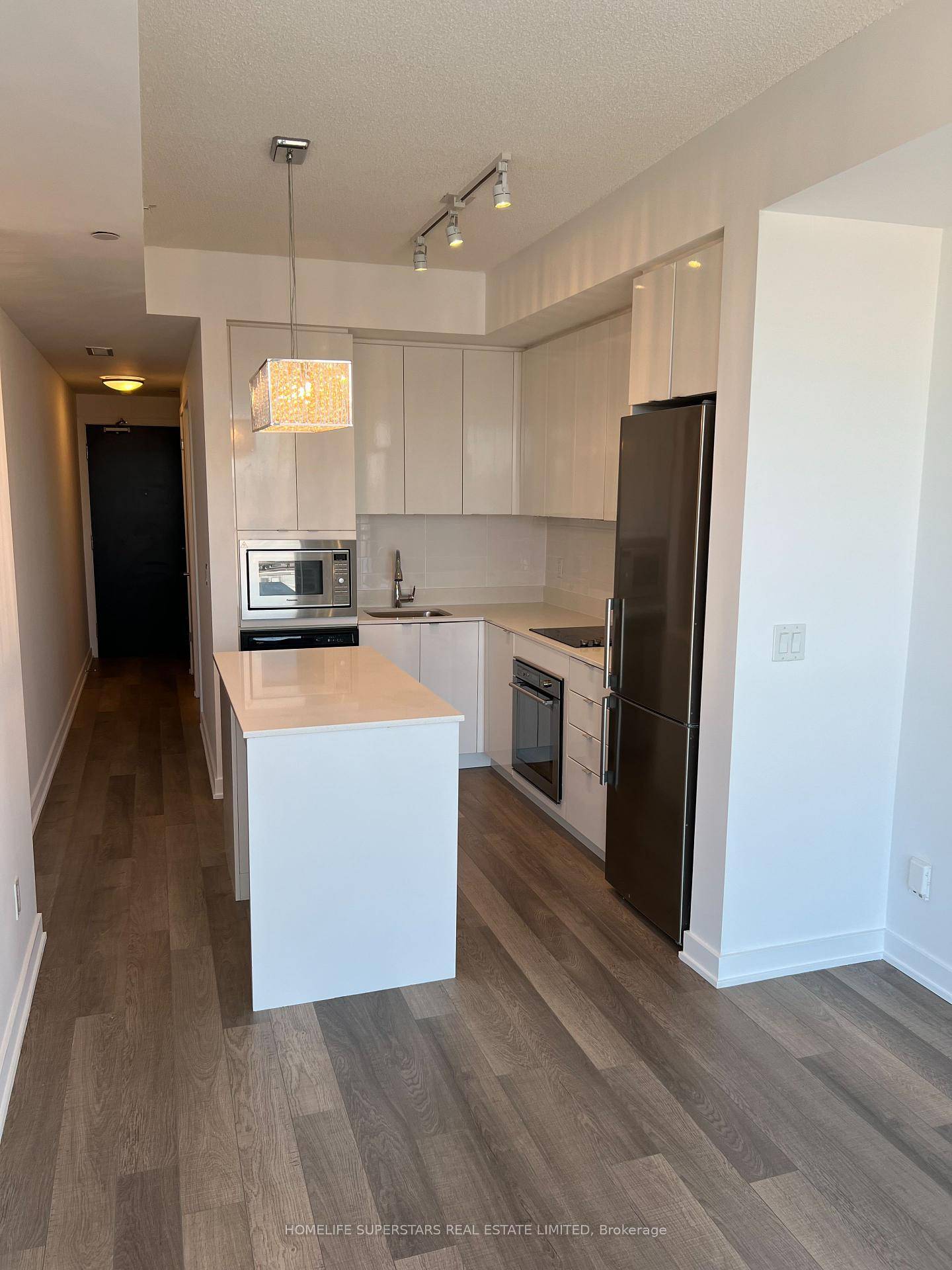Welcome to this clean and urban living unit Link Condo Building in the heart of Burlington city Orchard Neighborhood.