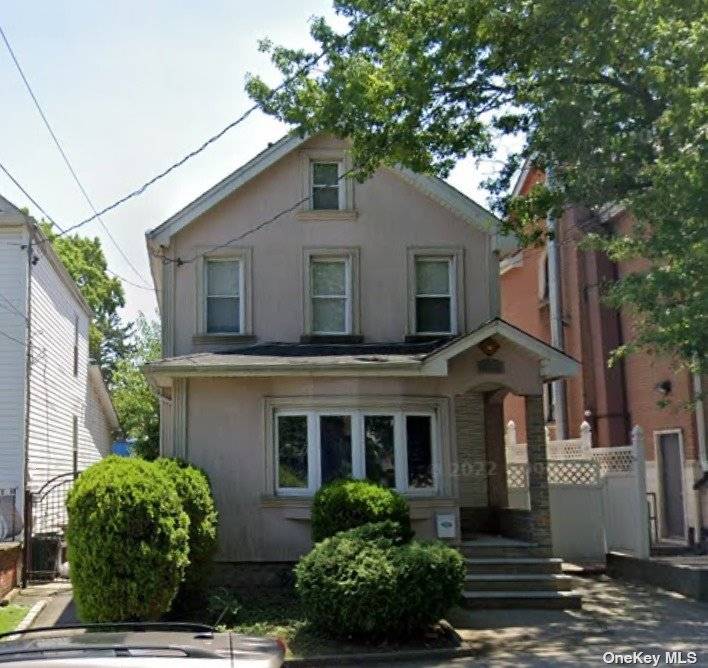 Lovely 3 Bedroom 3 Bath Home with Bonus Room.