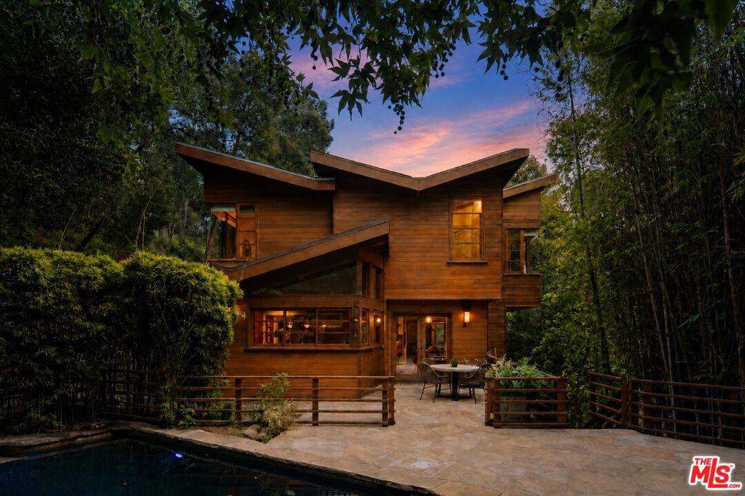 2424   Nichols Canyon Rd 5BR Hollywood Hills East La