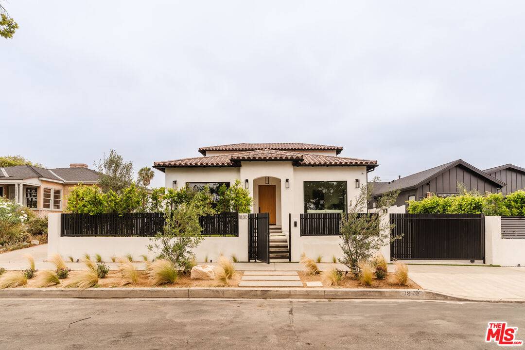1830  S Hi Point St 6BR Beverlywood La