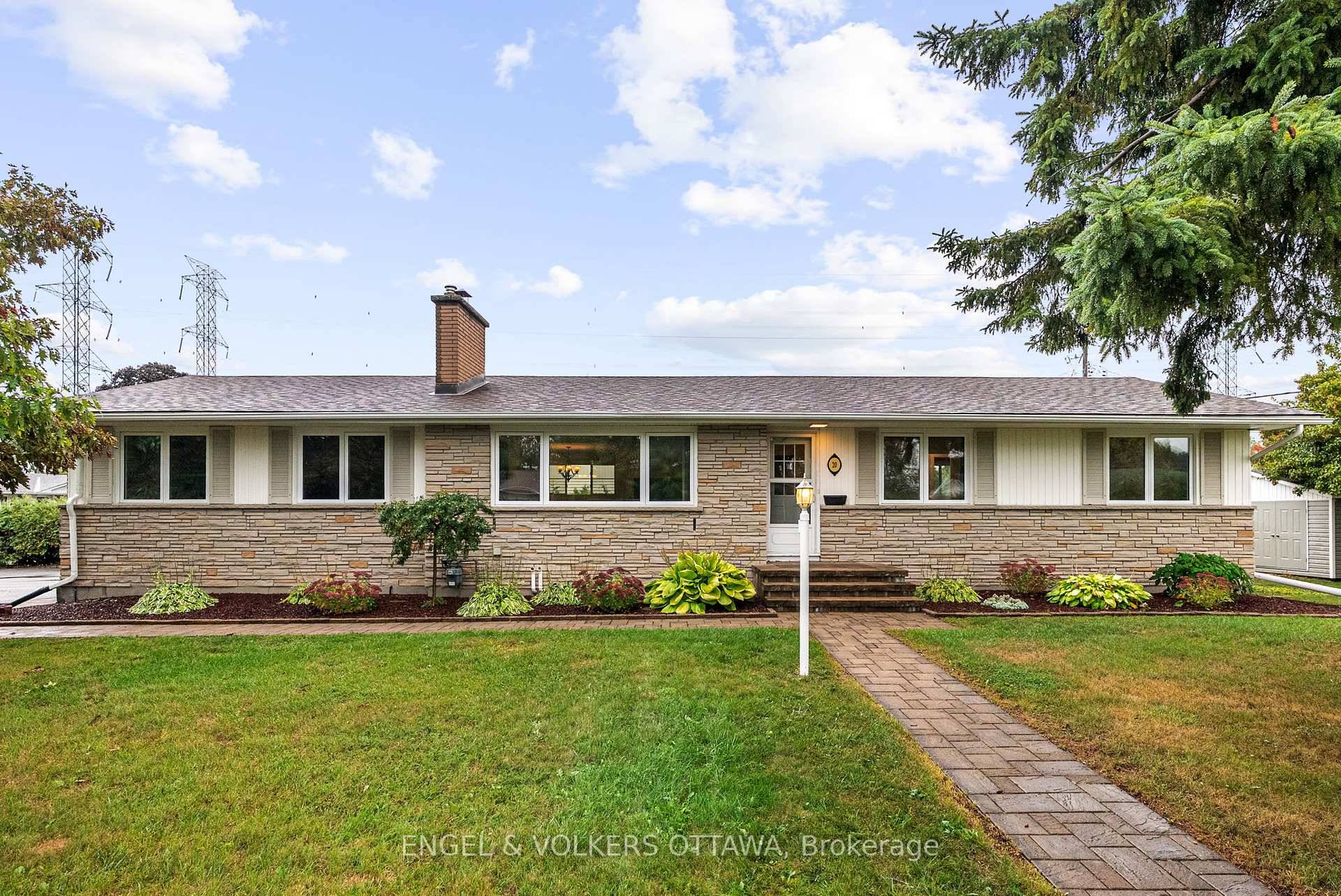 This beautifully updated bungalow in family friendly Manordale is perfectly positioned for quick and easy access to different areas of the city.