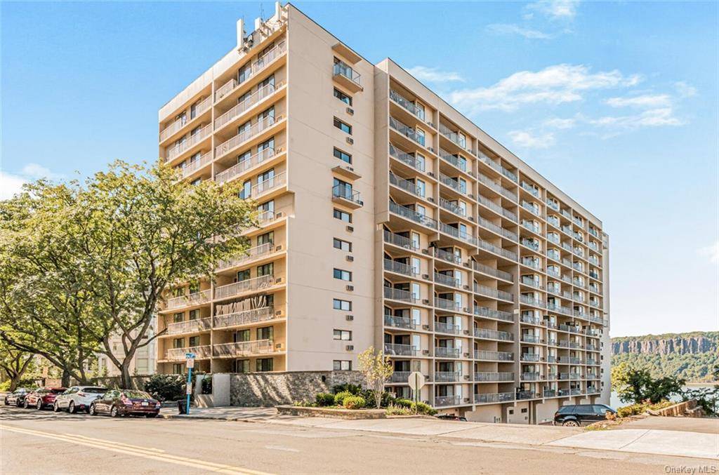 Riverfront Spacious Renovated Bright 1 Bedroom Condominium apartment For Sale !