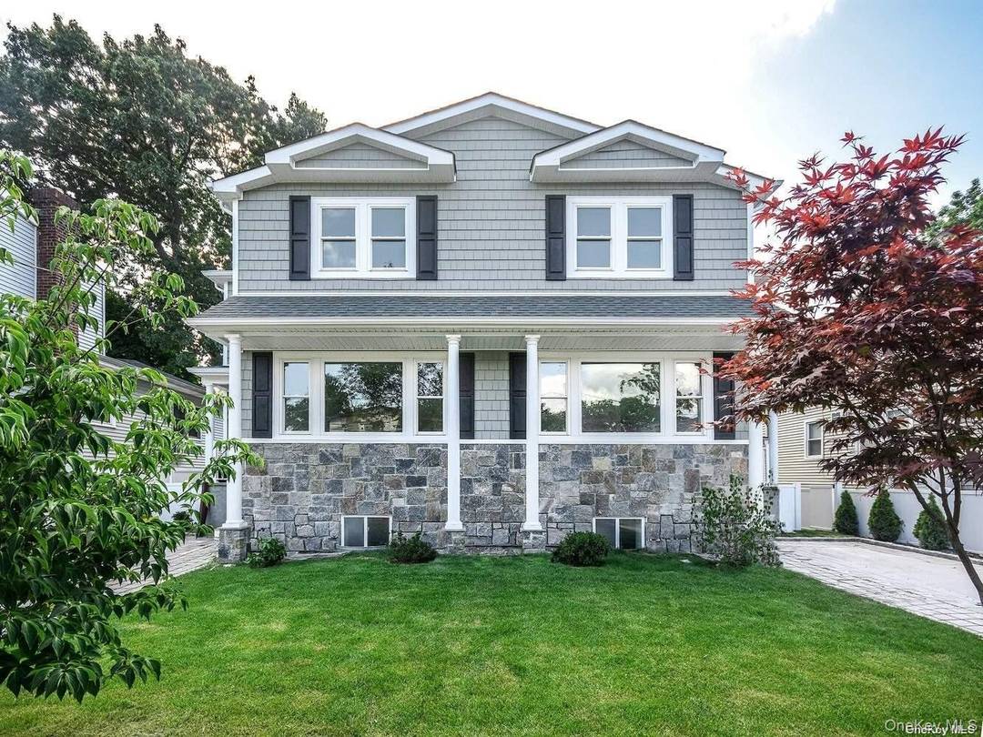 Fabulous Duplex 3 BRS 2. 5 BTHS.