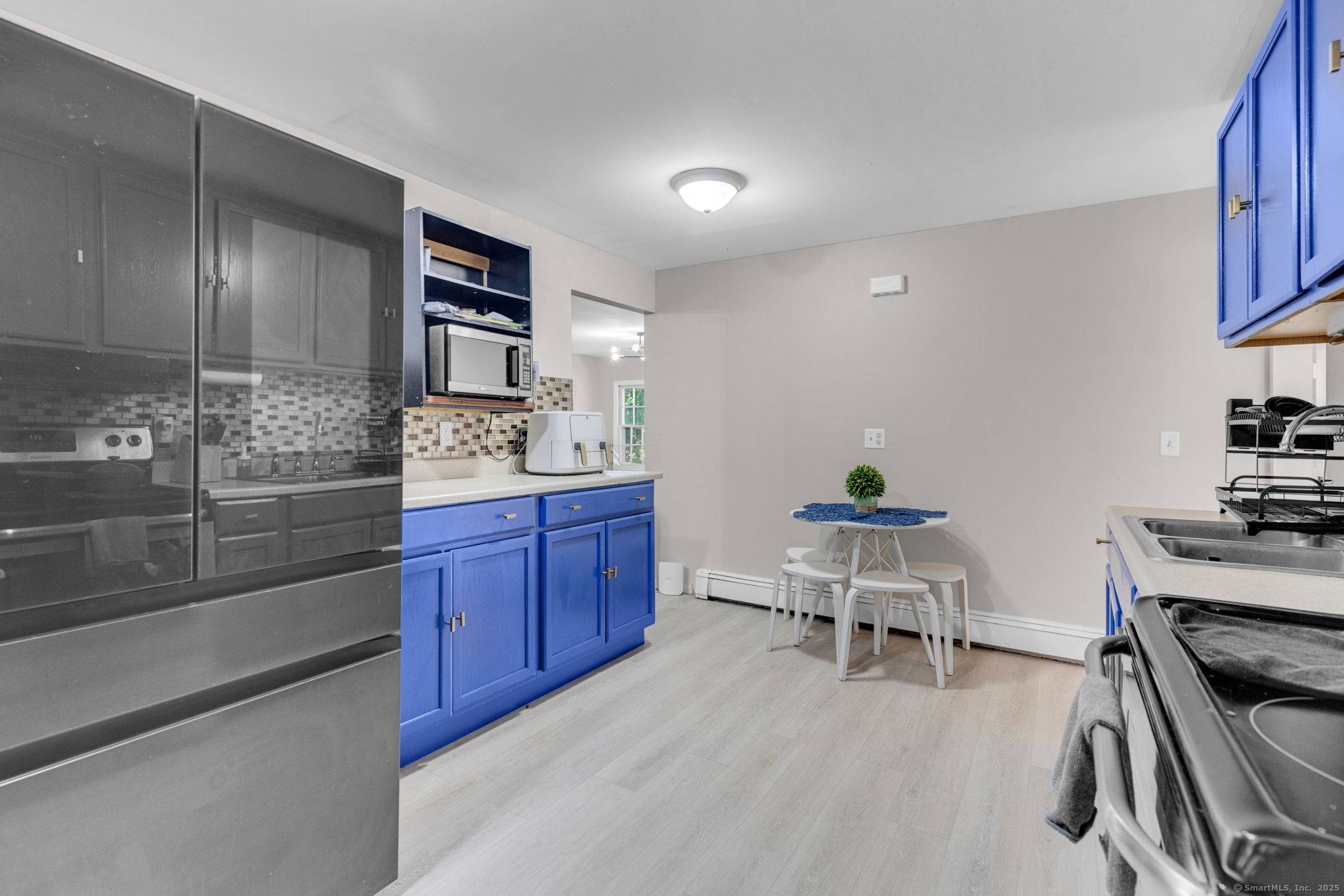 Beautiful, maintained 3 3 bedroom single family home featuring an updated bathroom and bedrooms, lots of natural light, and stunning mountain views.