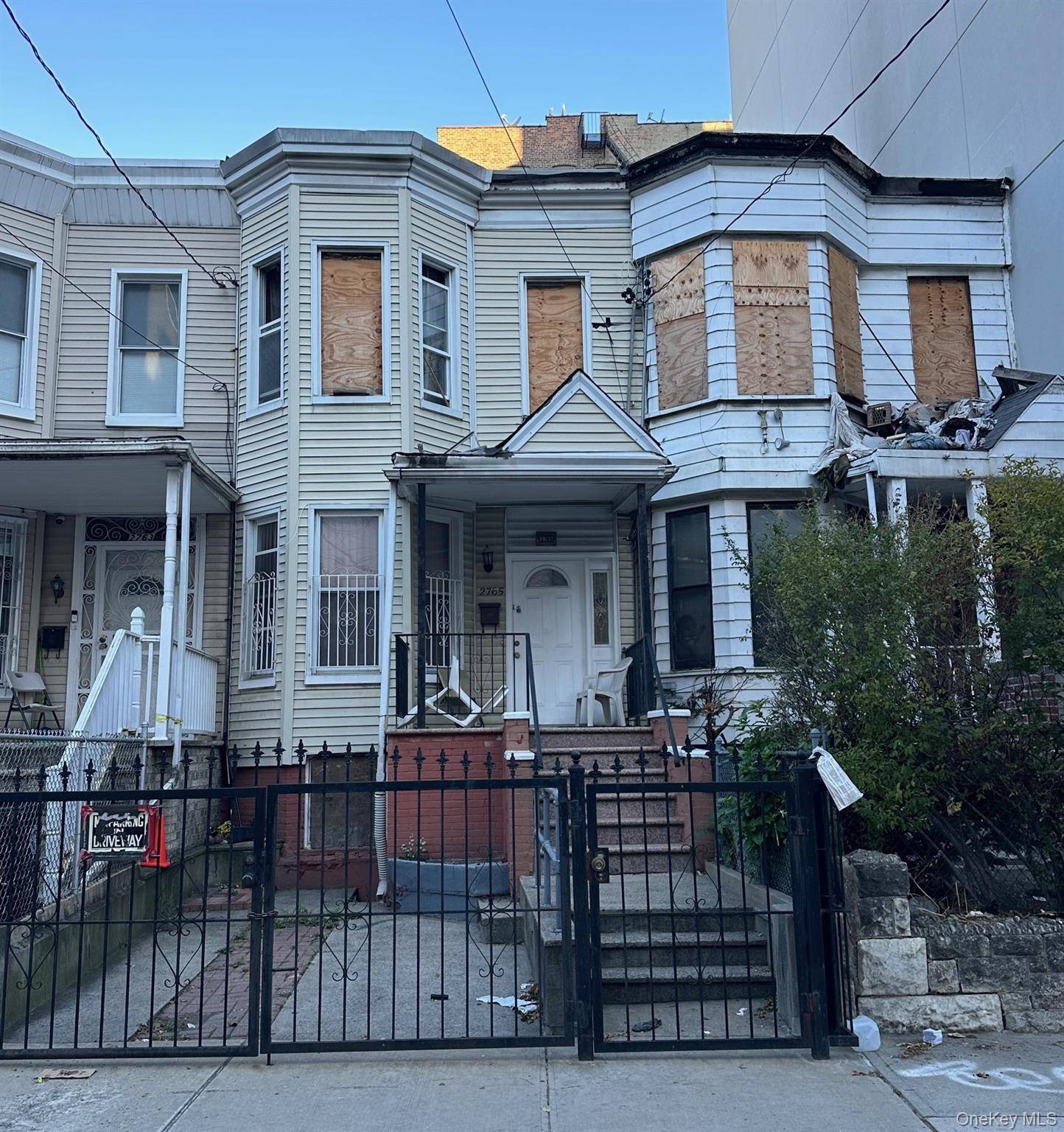 Excellent investment or redevelopment opportunity in the heart of the Bronx !