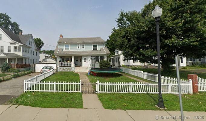 Charming Colonial W Large Spacious Rooms and Fenced Yard.