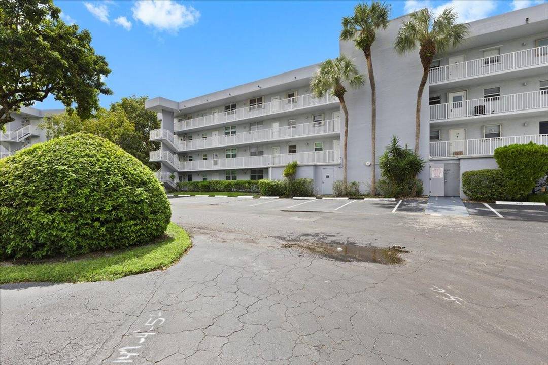 Welcome to Your Remodeled Waterfront CondoStep into this beautifully updated 4th floor condo, where modern comfort meets serene canal views.