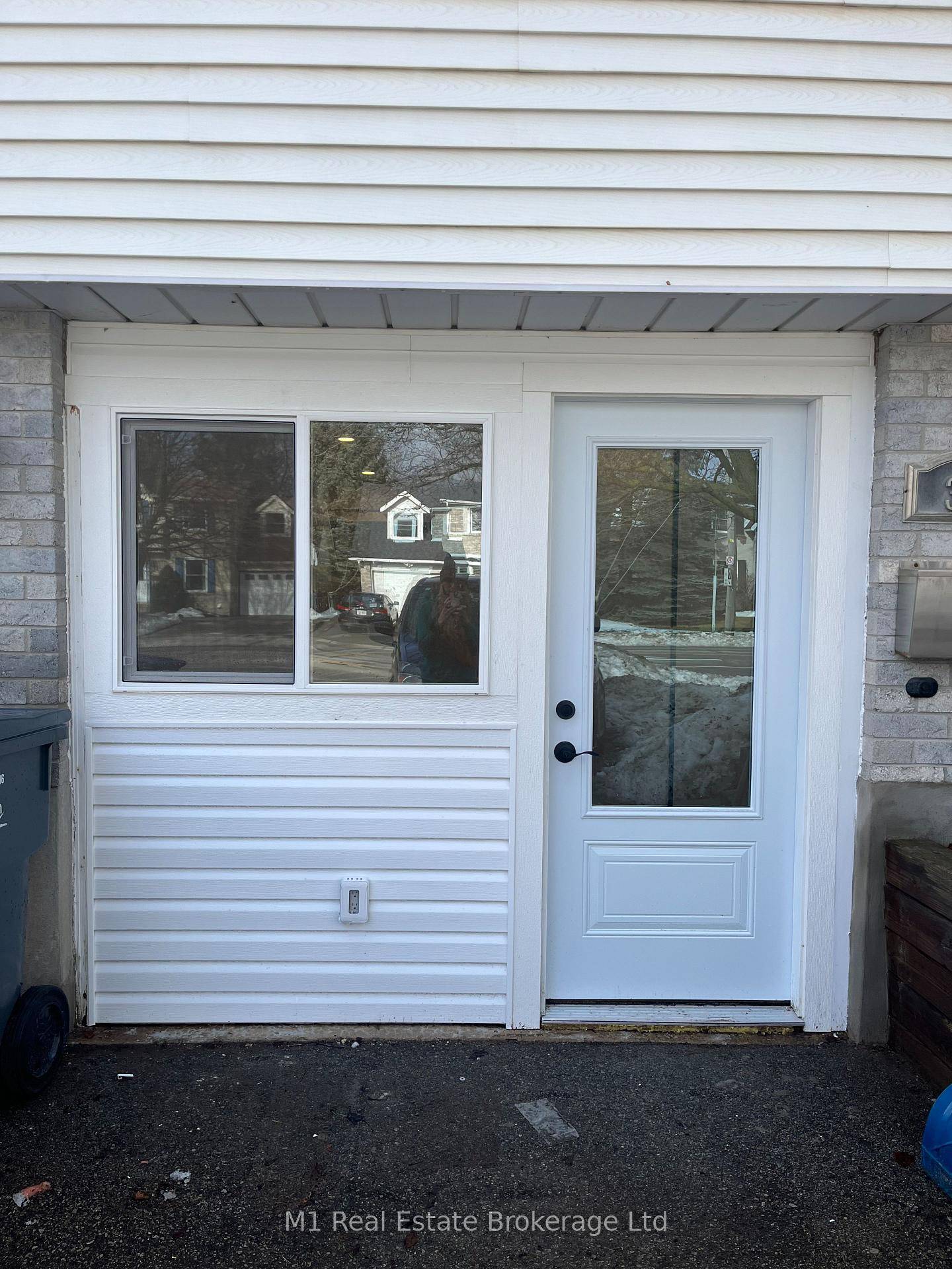 Utilities included ! Welcome to this fully renovated walk out unit !