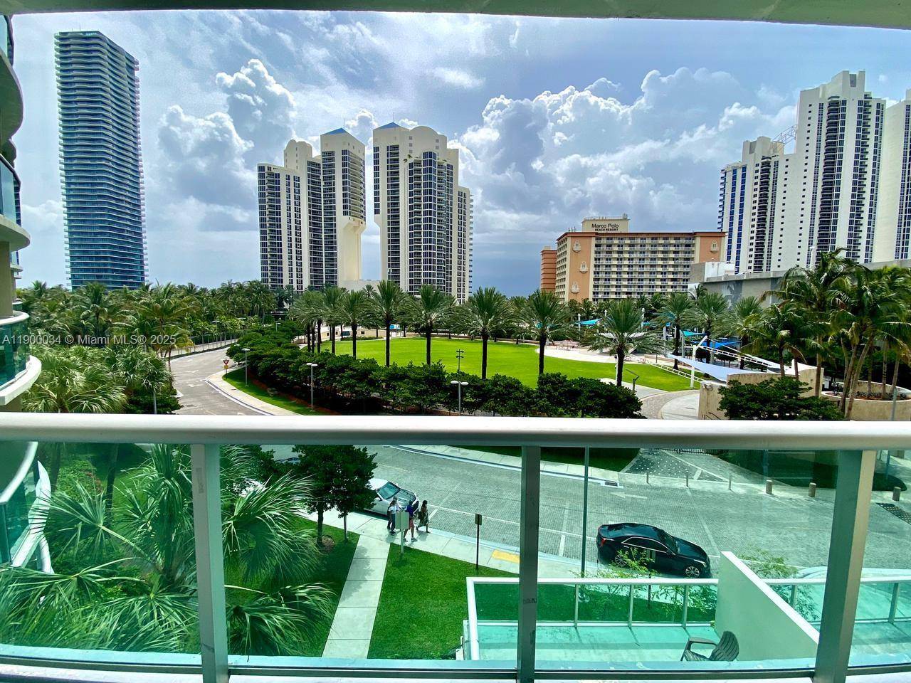 AIRBNB BUILDING ! ! ! Stellar 1Bed 1Bath renovated with ocean view.