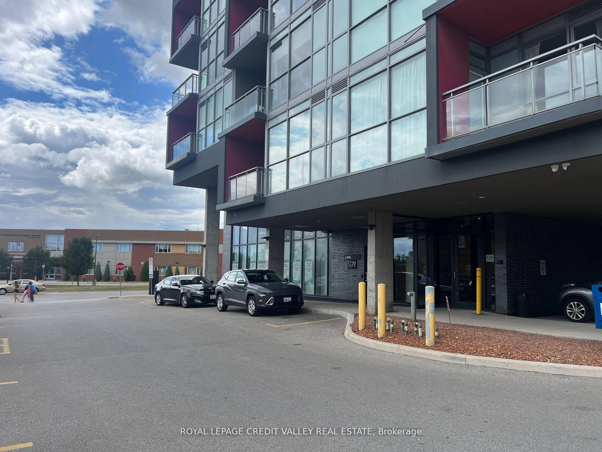 Freshly painted spacious and modern, this two bedroom two washrooms 831 sqft corner unit provides the perfect living space.