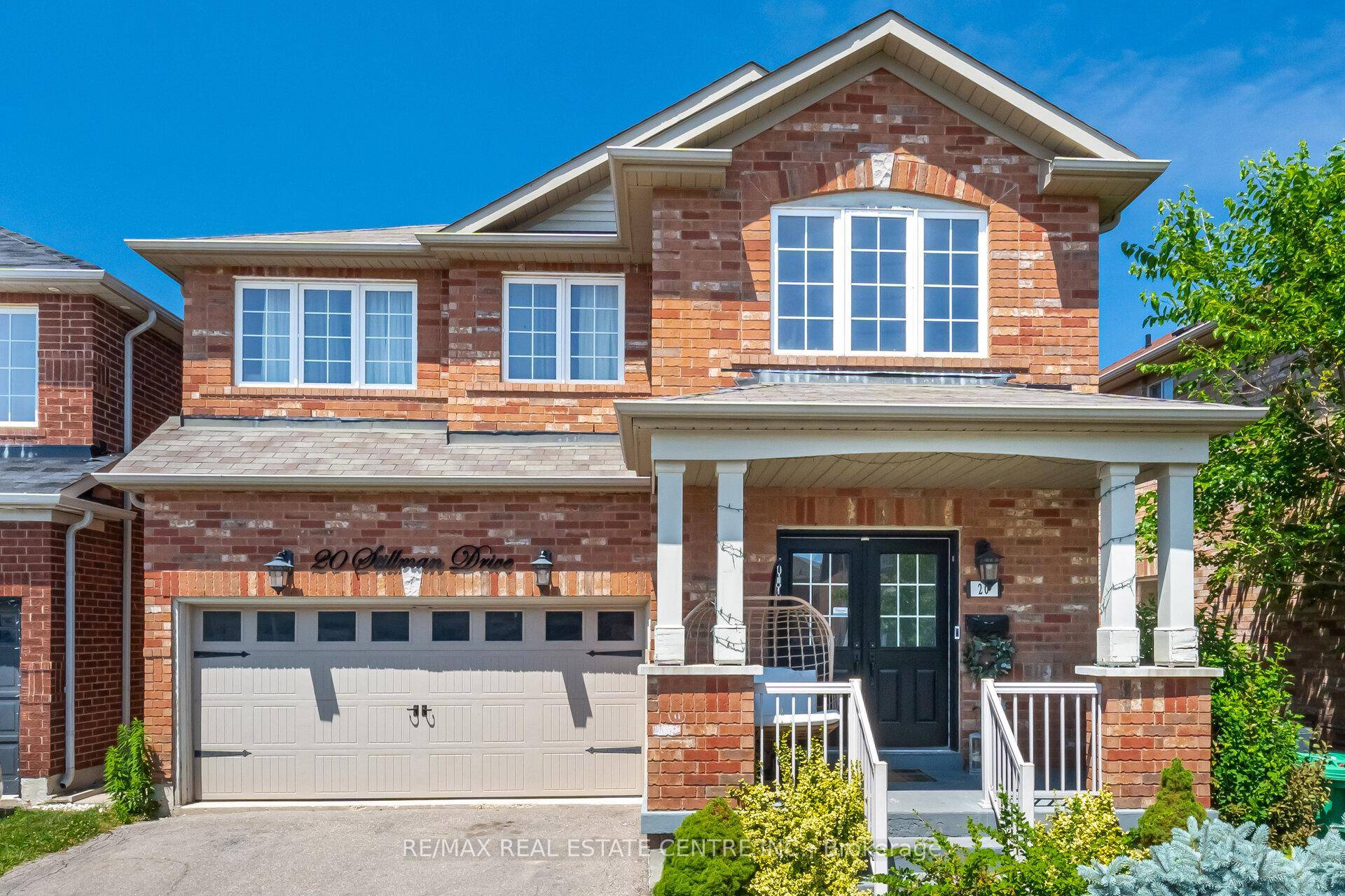 Absolutely Stunning Detached Home in Credit Valley !