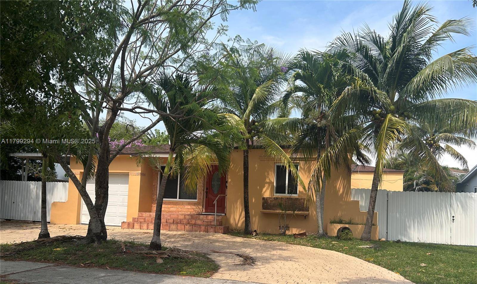 Prime Miami location on The Roads !