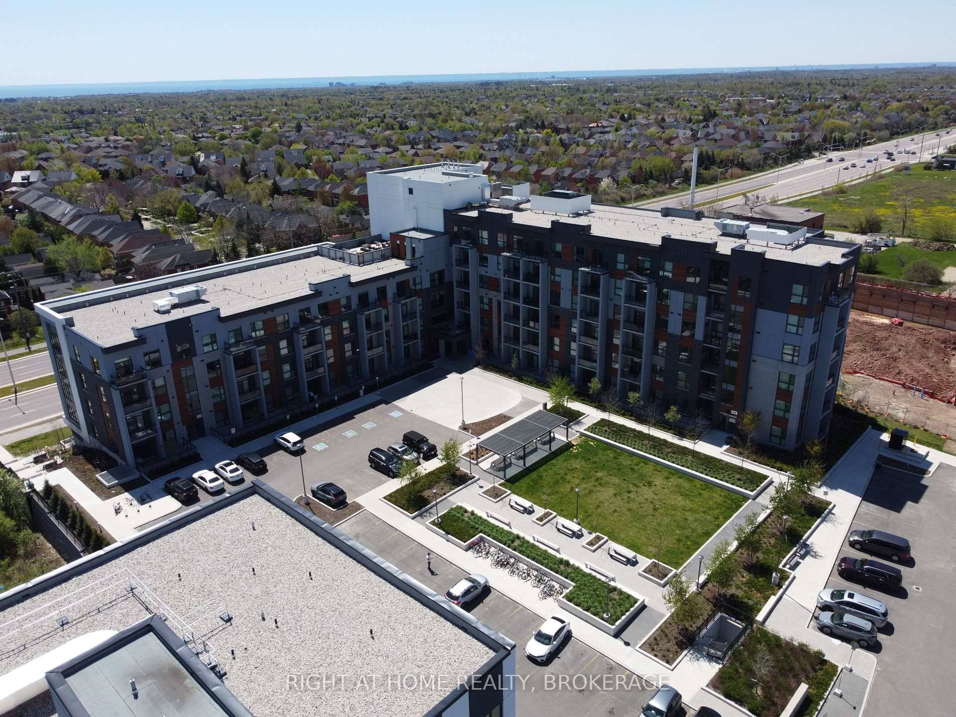 Welcome to modern condo living in Oakville's prestigious Glenorchy community !