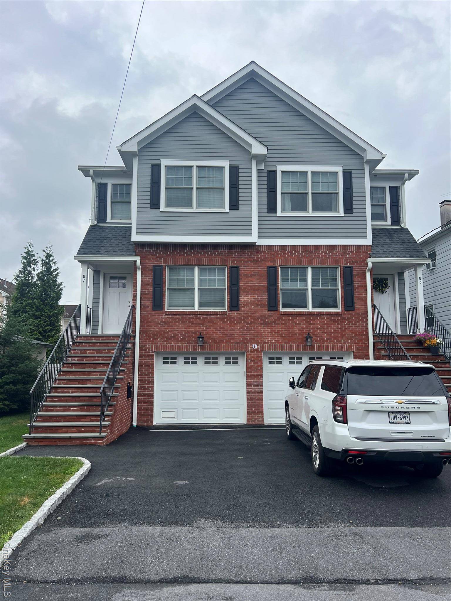 3 Bed 2. 5 Bath Townhouse Located in Harrison.