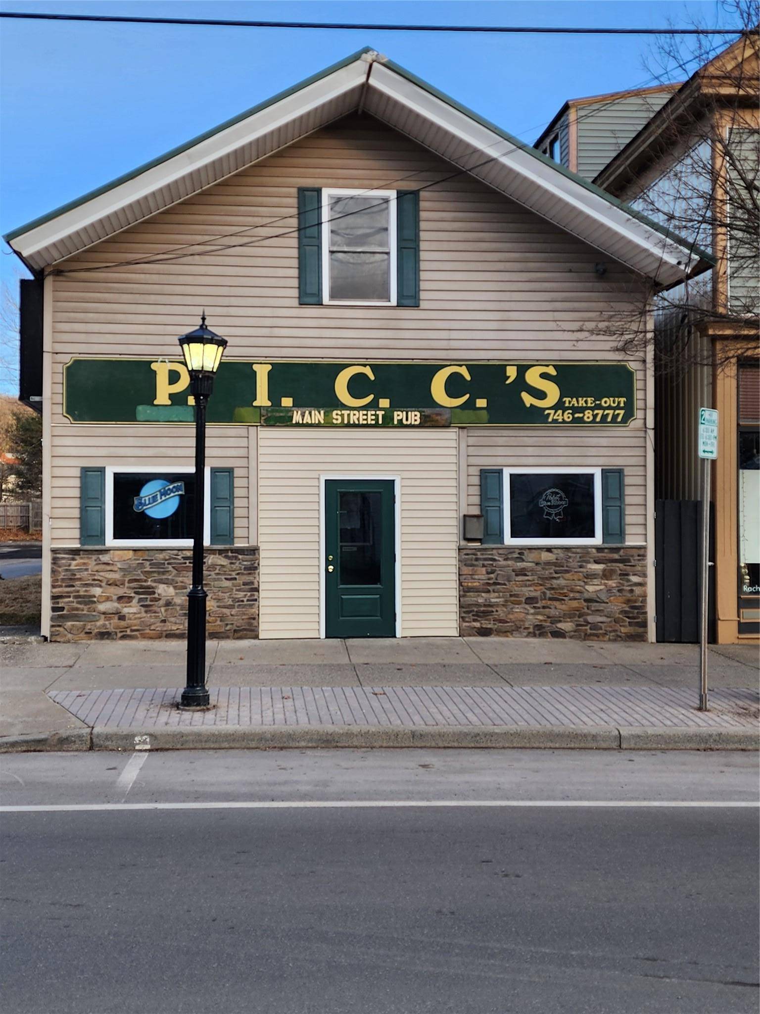 Best location on Main Street !