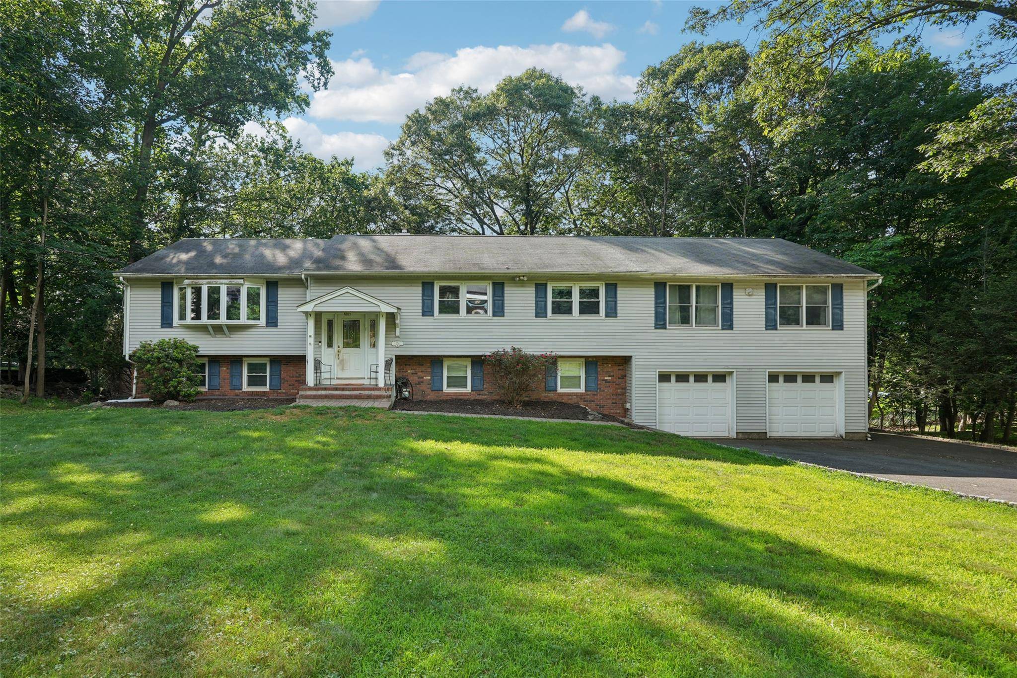 Welcome to 27A Claremont Lane in the Town Of Ramapo.