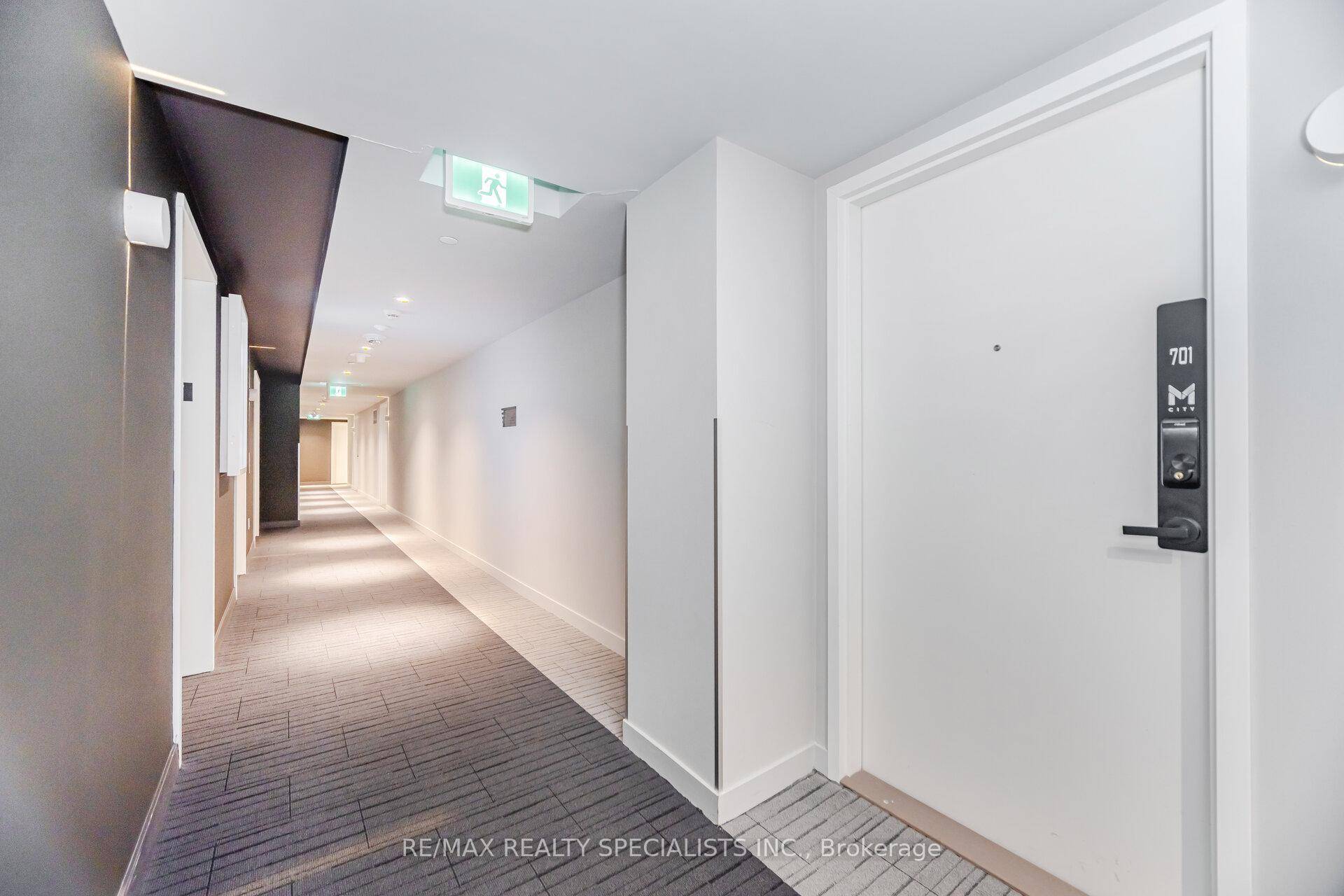 Beautiful 2 Bedroom W Media In Sought After Building Steps To Square One !
