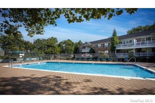 MOVE IN BY 9 15 23 AND RECEIVE 1200 OFF ONE TIME WITH 12 or 24 MONTH LEASE Tuscan Kitchen, SS Appl, Granite Countertop, BathTuscany Style Vanity.