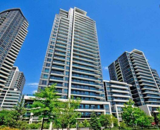 Fantastic Location ! Beautiful 1 Bedroom Condo Located In Sought After World On Yonge Community.