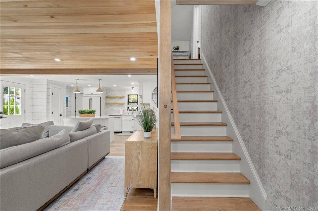 ACADEMIC 2028 2029 ONLY. ALL PRIOR SCHOOL YEARS ARE RENTED.