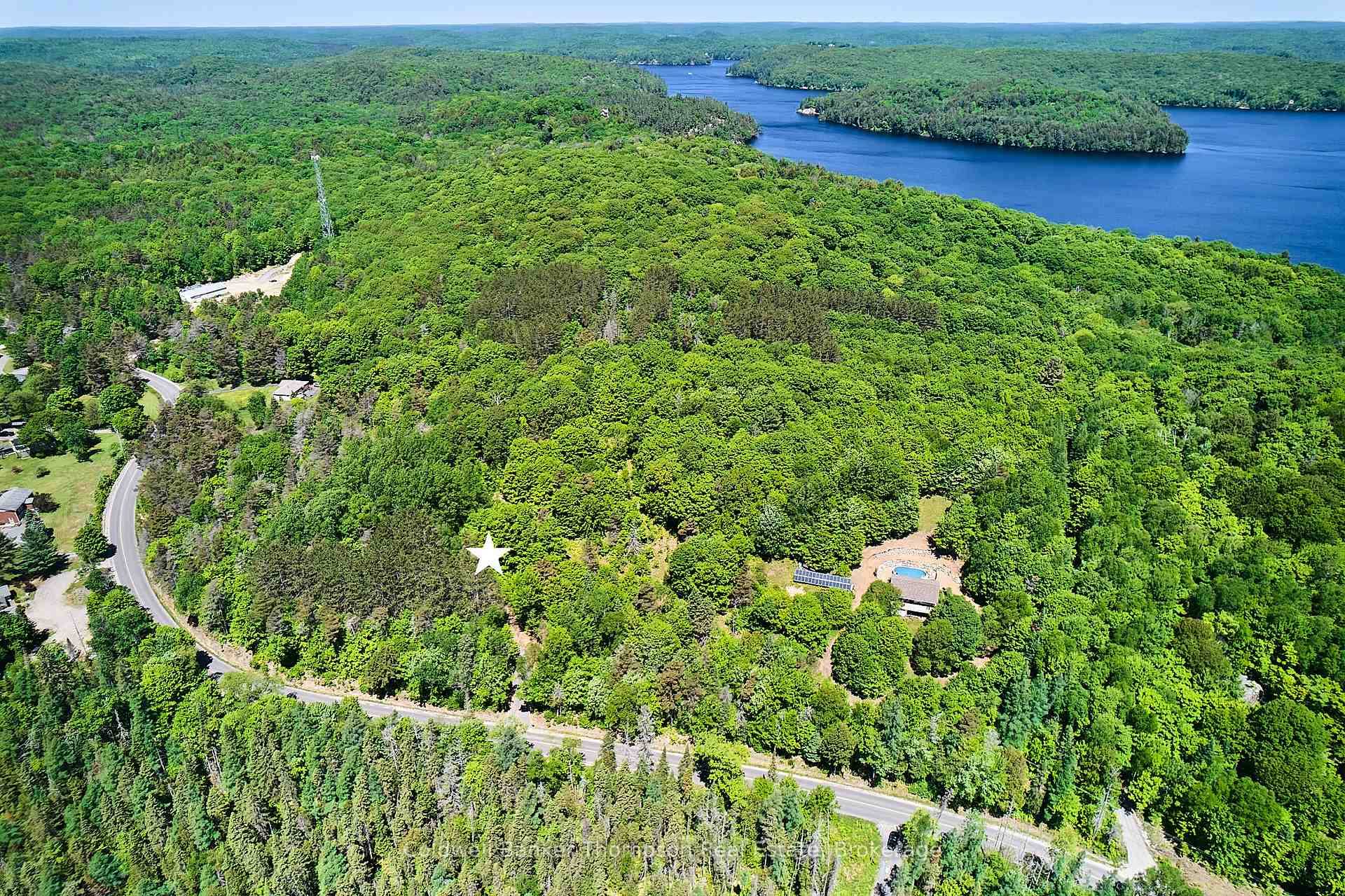Located just ten minutes to downtown Huntsville and all of it's offerings, this picturesque 10 acre property offers the perfect blend of tranquility and convenience.