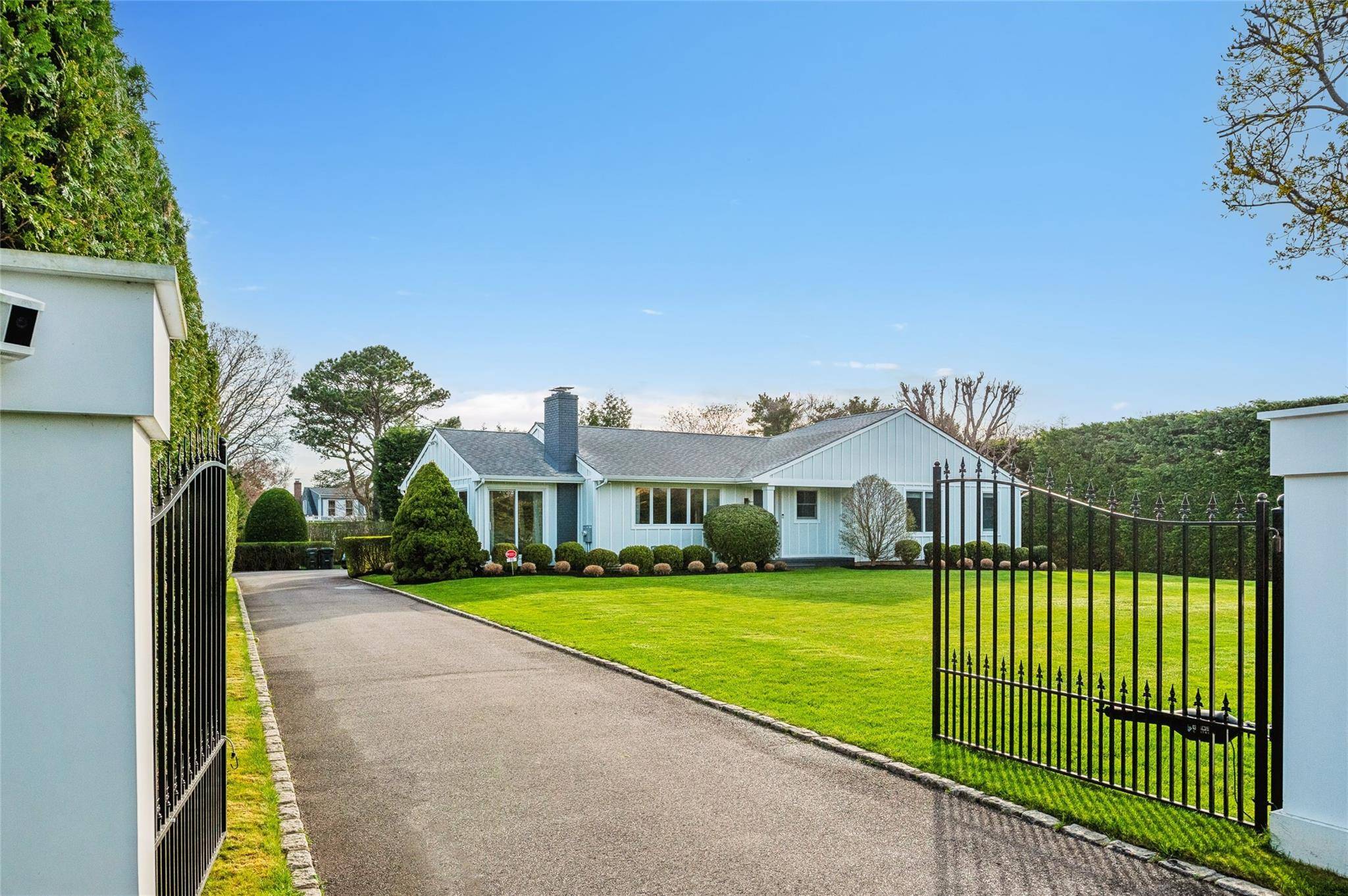 Welcome to your dream home in the Hamptons at 75 St Andrews Road !