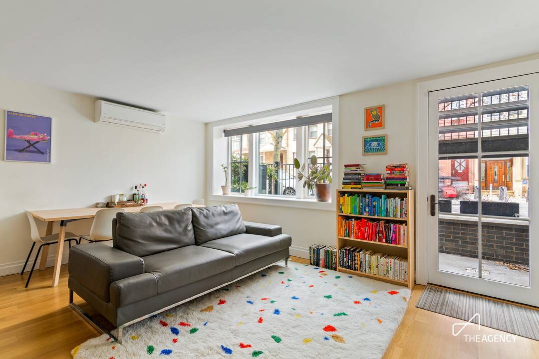 Spacious and serene with private outdoor space and tons of storage, this one bedroom home in a gut renovated townhouse is ready for you !