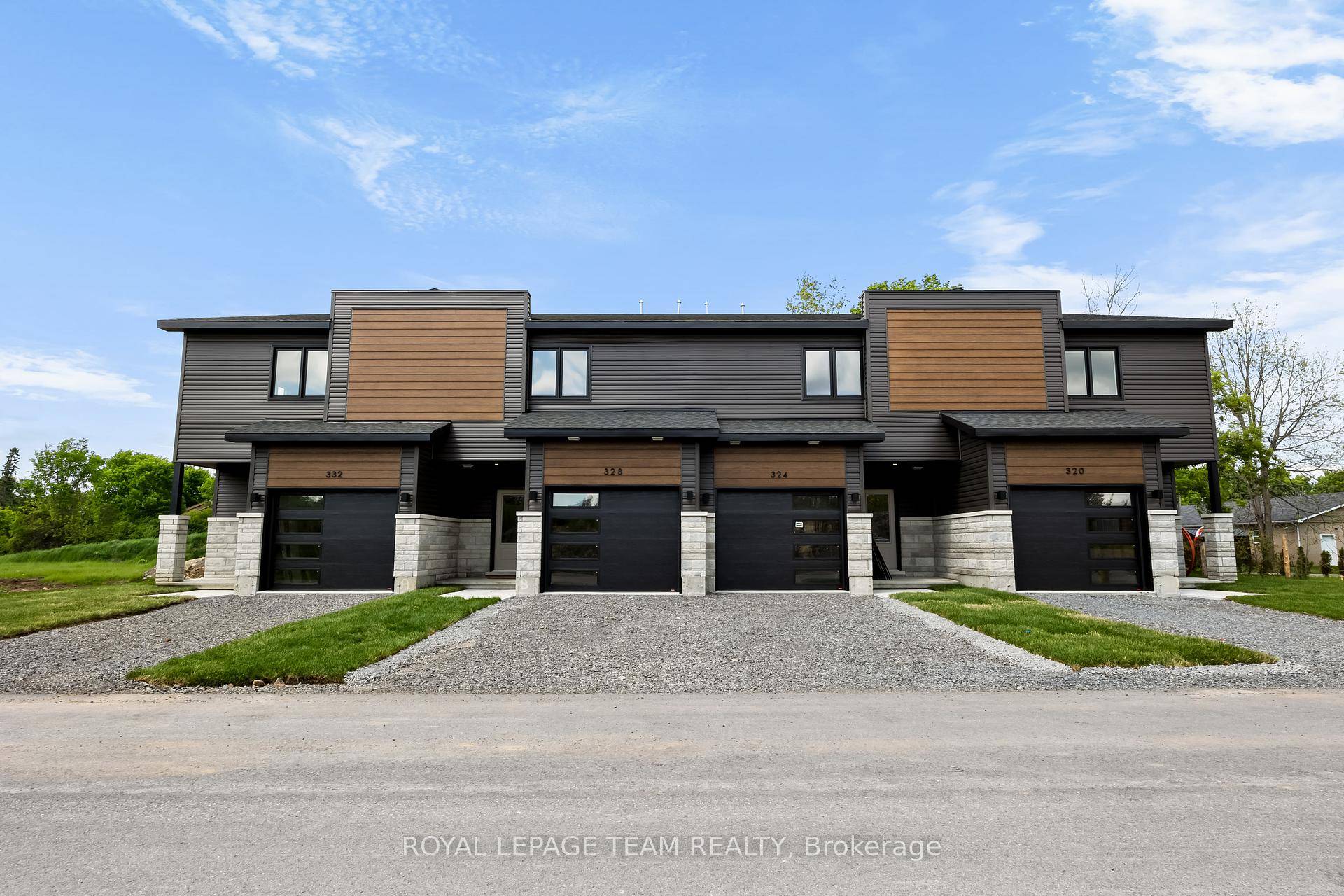 This brand new luxurious Two bedroom plus den townhome is located in The historic town of Merrickville, is now Offered For rent.
