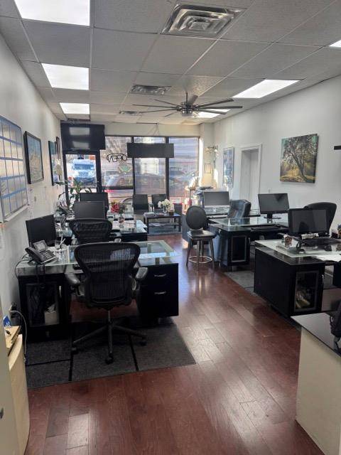 Prime Retail Space Available 1, 300 Sq Ft High Traffic Corner in Queens Don t miss this rare opportunity to lease a highly visible 1, 300 sq ft retail space ...