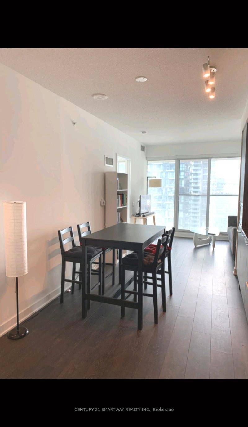 Welcome To King Blue Condos !