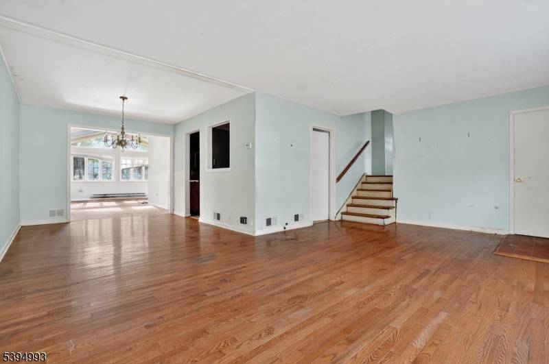 Great Location ! Great Neighborhood !