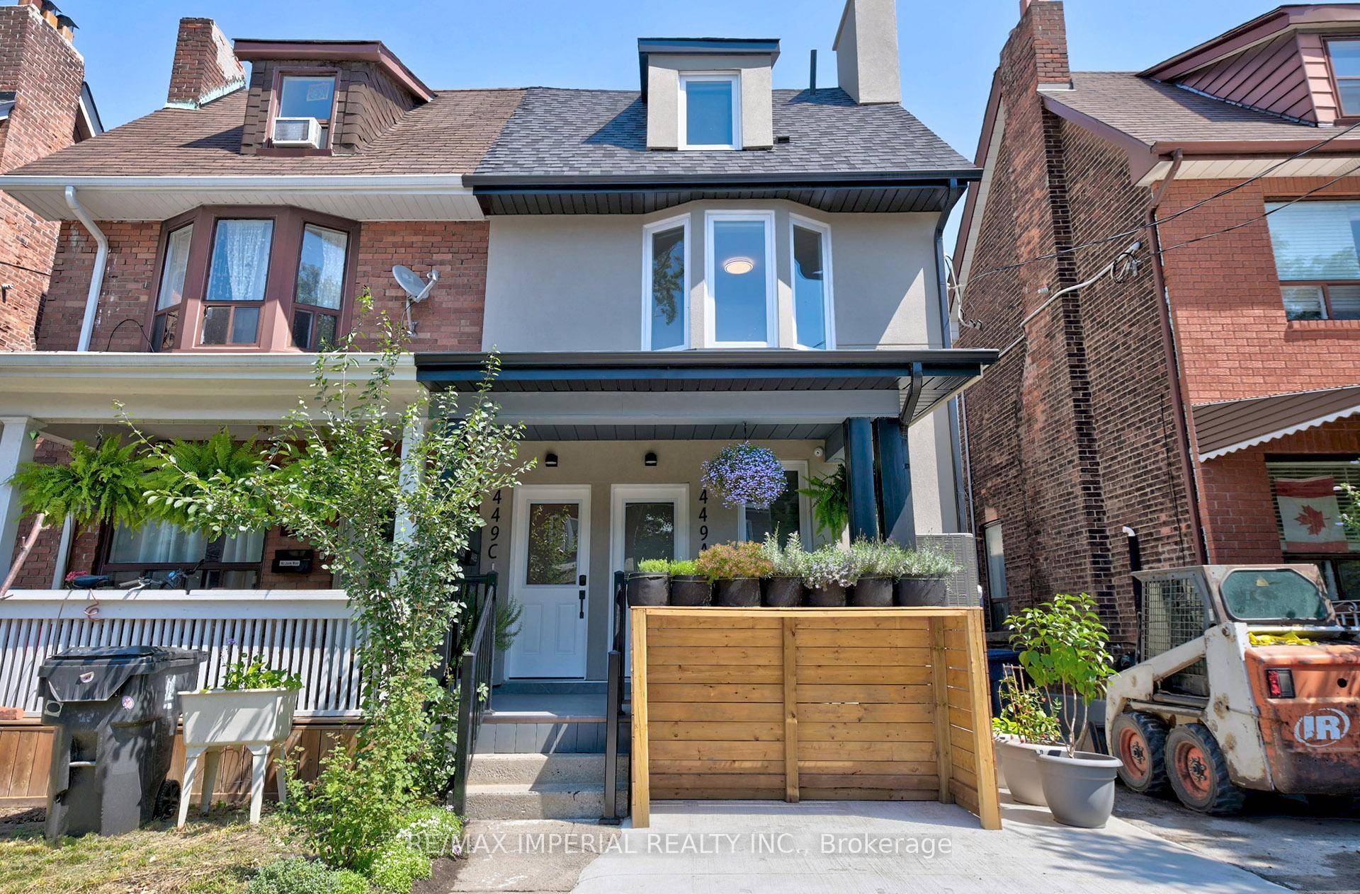 Mint Condition ! Never Lived In after High Quality Thorough Renovation !