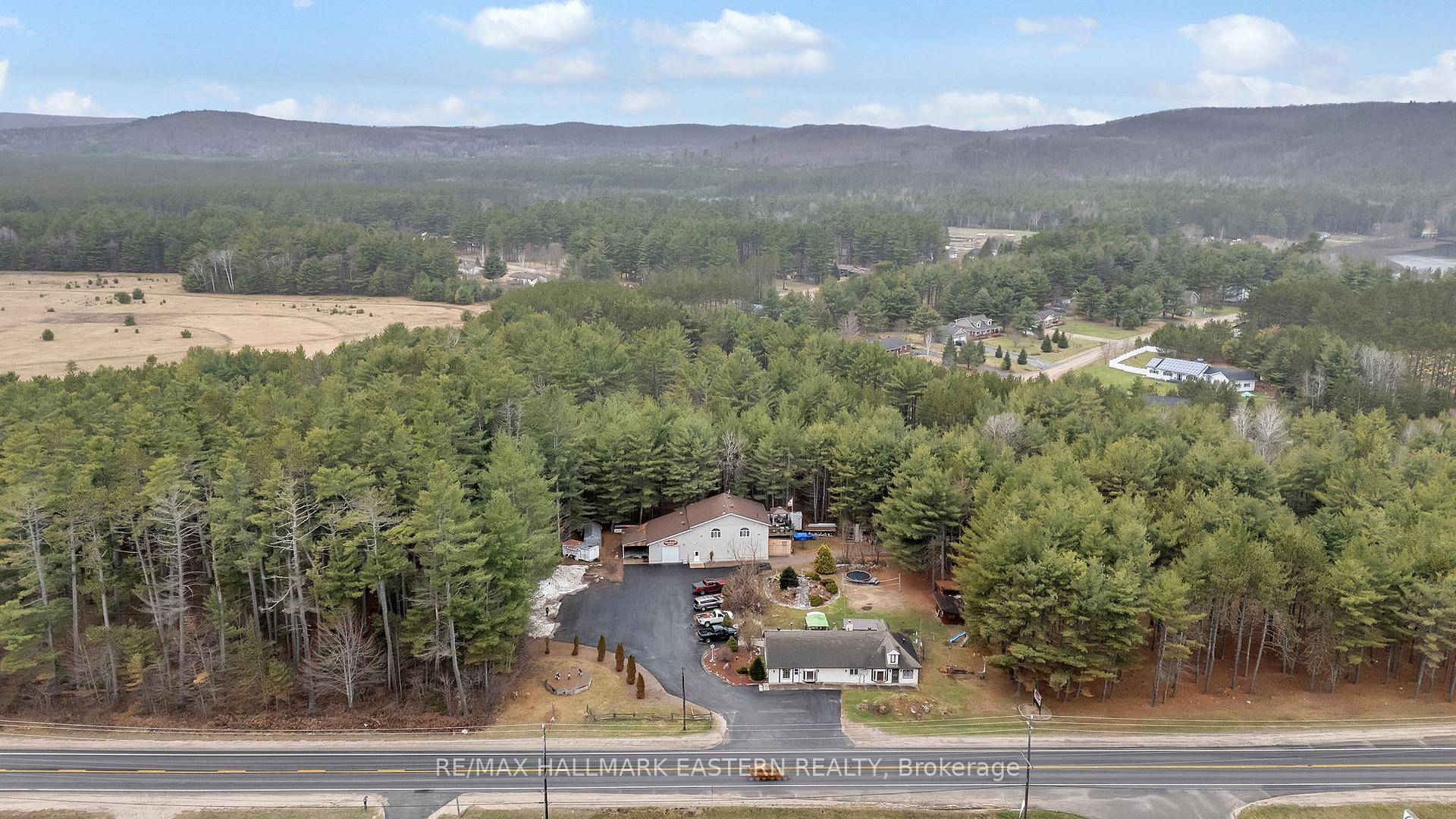 Live, Work amp ; Play Just Outside Bancroft !