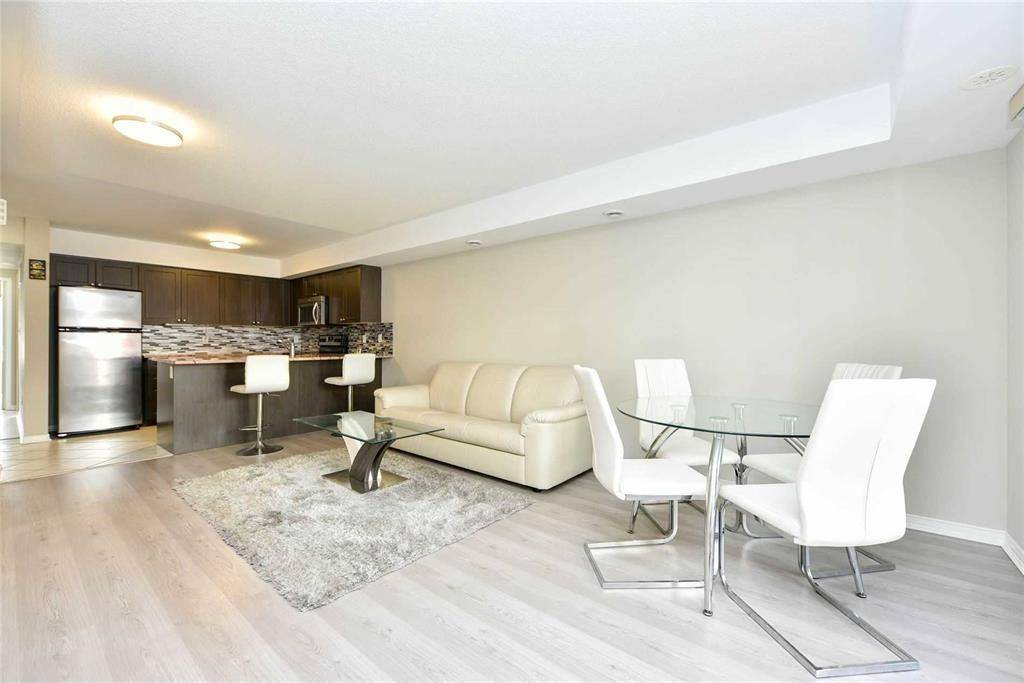 Beautiful Upgraded Townhome In High Demand Area Of Oakville !