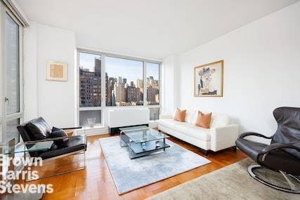 When you enter this impeccable 2 bedroom, 2 bath home, you will be taken by its bright, open city and bridge vistas through the almost floor to ceiling windows.