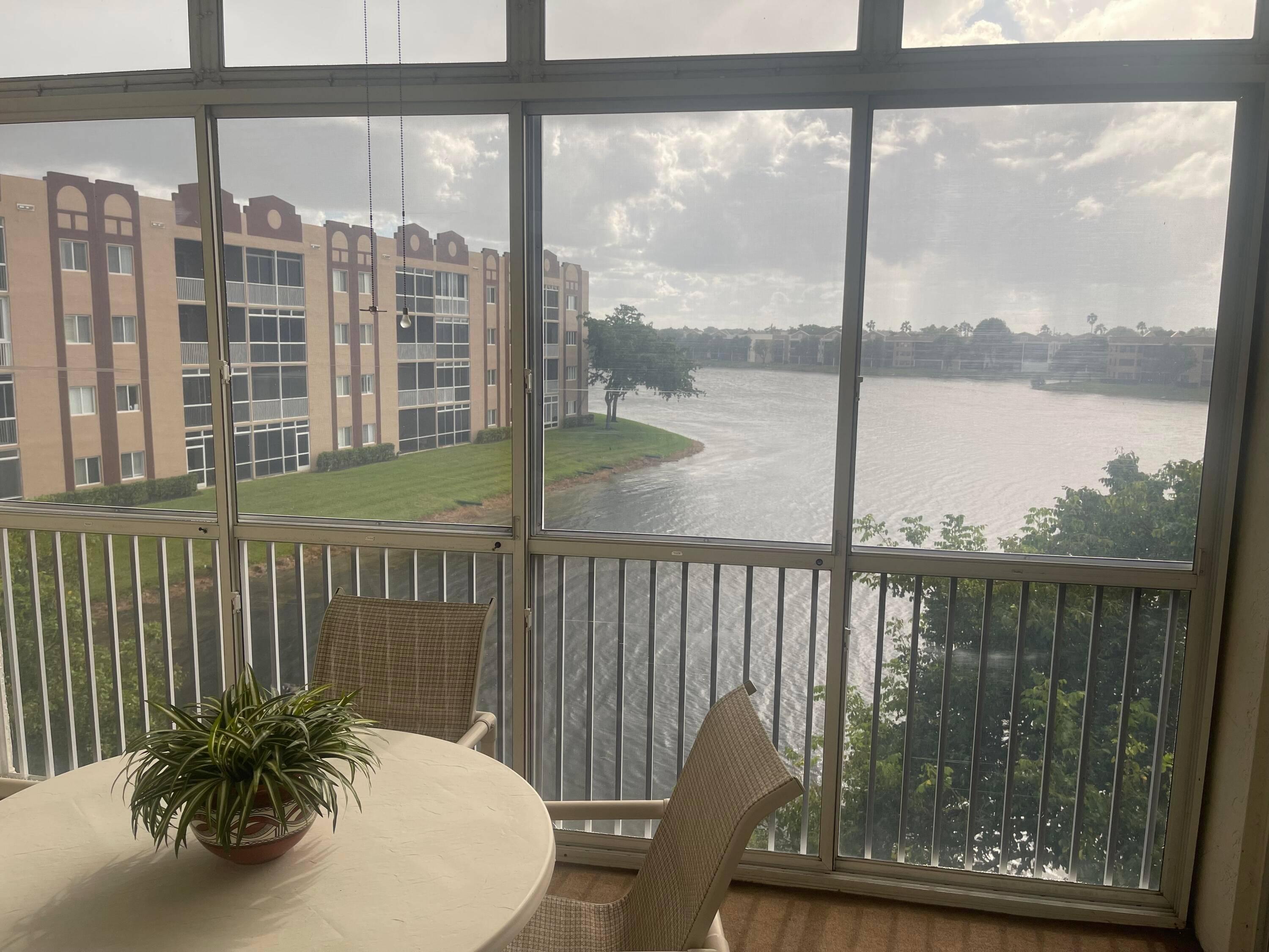 PRICED TO SELL Kings Point Victoria model located in Southampton building F.