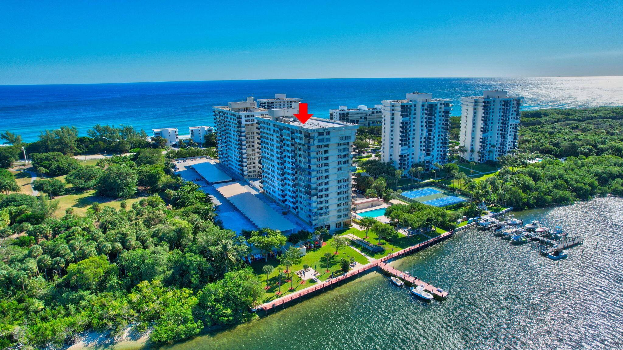 WELCOME TO PARADISE ! WONDERFUL 2 BR 2 BA, 6th FL CONDO W INTRACOASTAL PRESERVE VIEW.