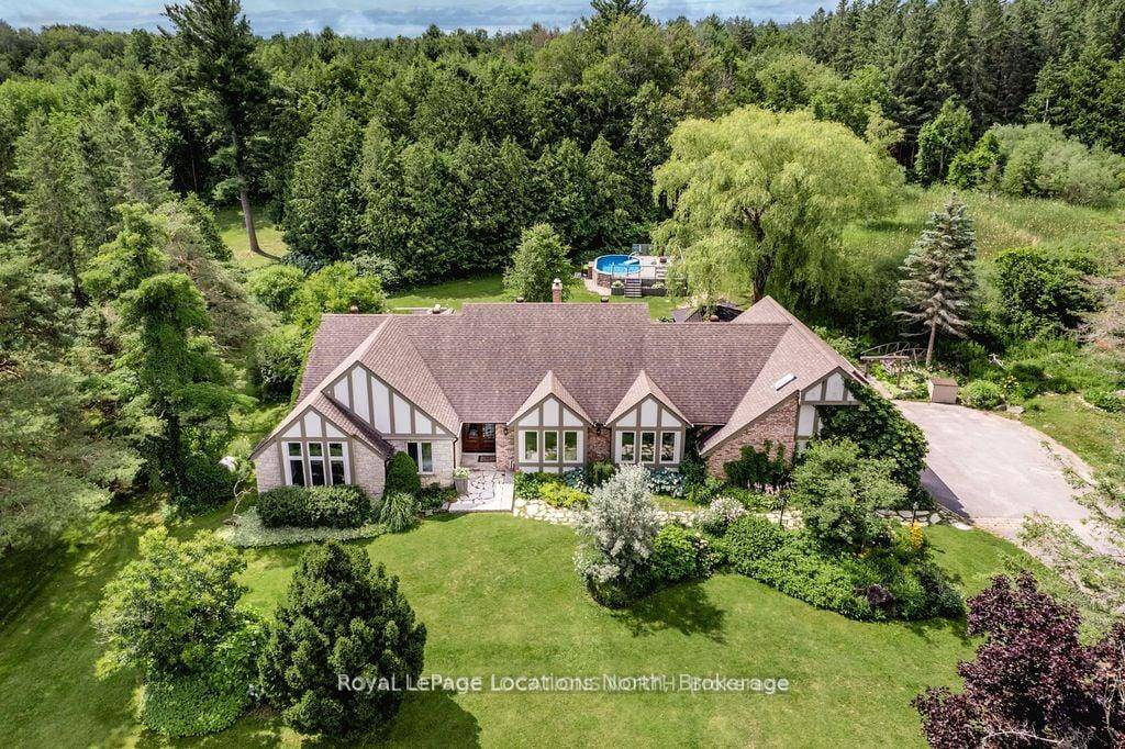Discover your own private retreat in this 4, 297 sqft resort style home set on 1.