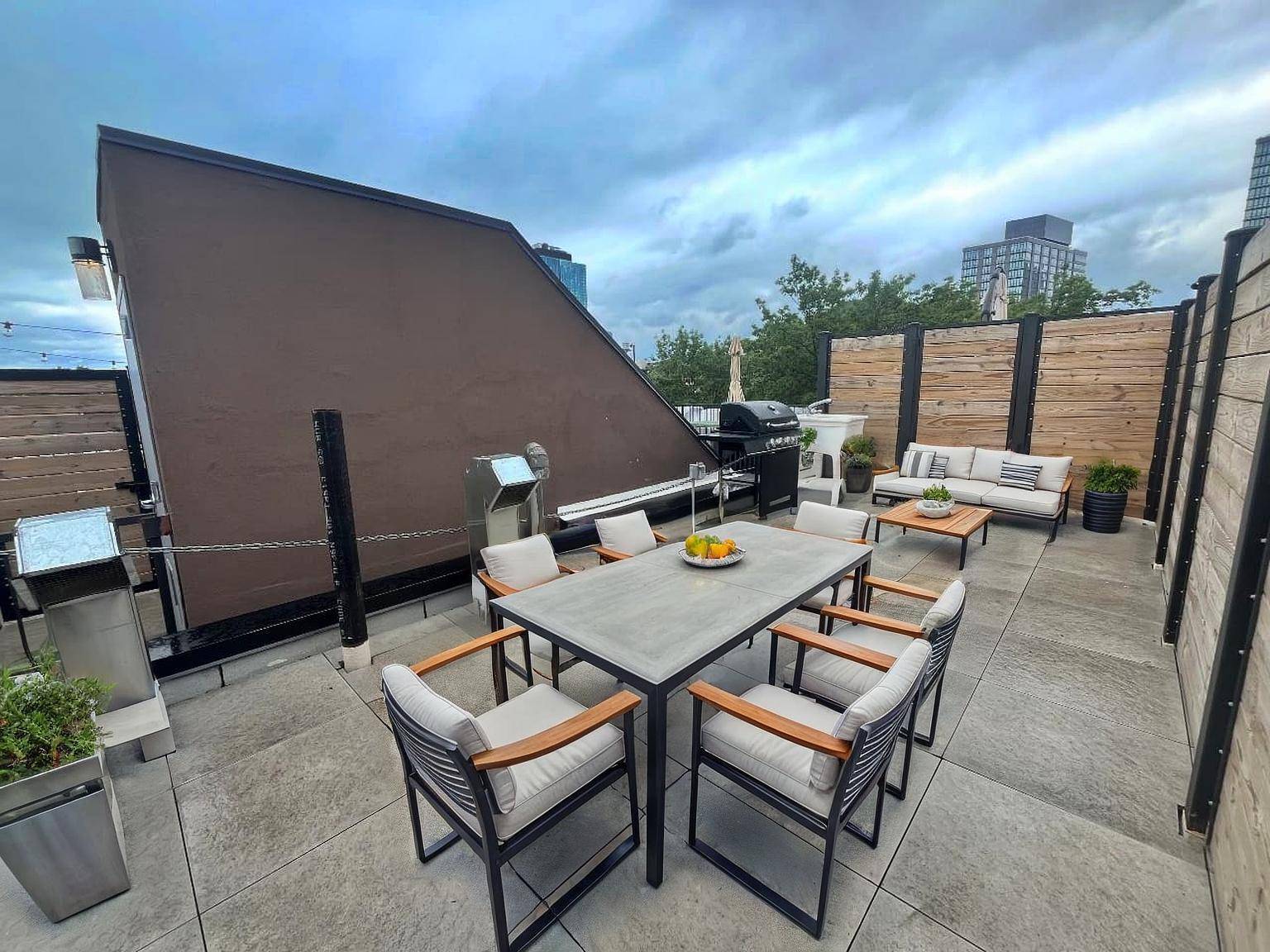 Experience elegant city living in this impeccably renovated 3 bedroom, 2 bathroom residence, nestled within a beautifully maintained 4 unit brownstone on a tree lined street in Prospect Heights.