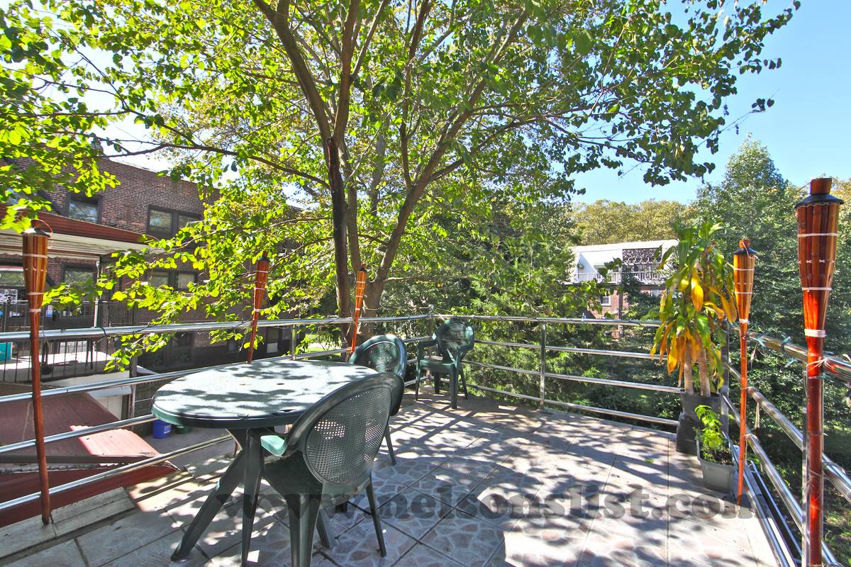 Sunnyside Gardens apt Perfect for shares.
