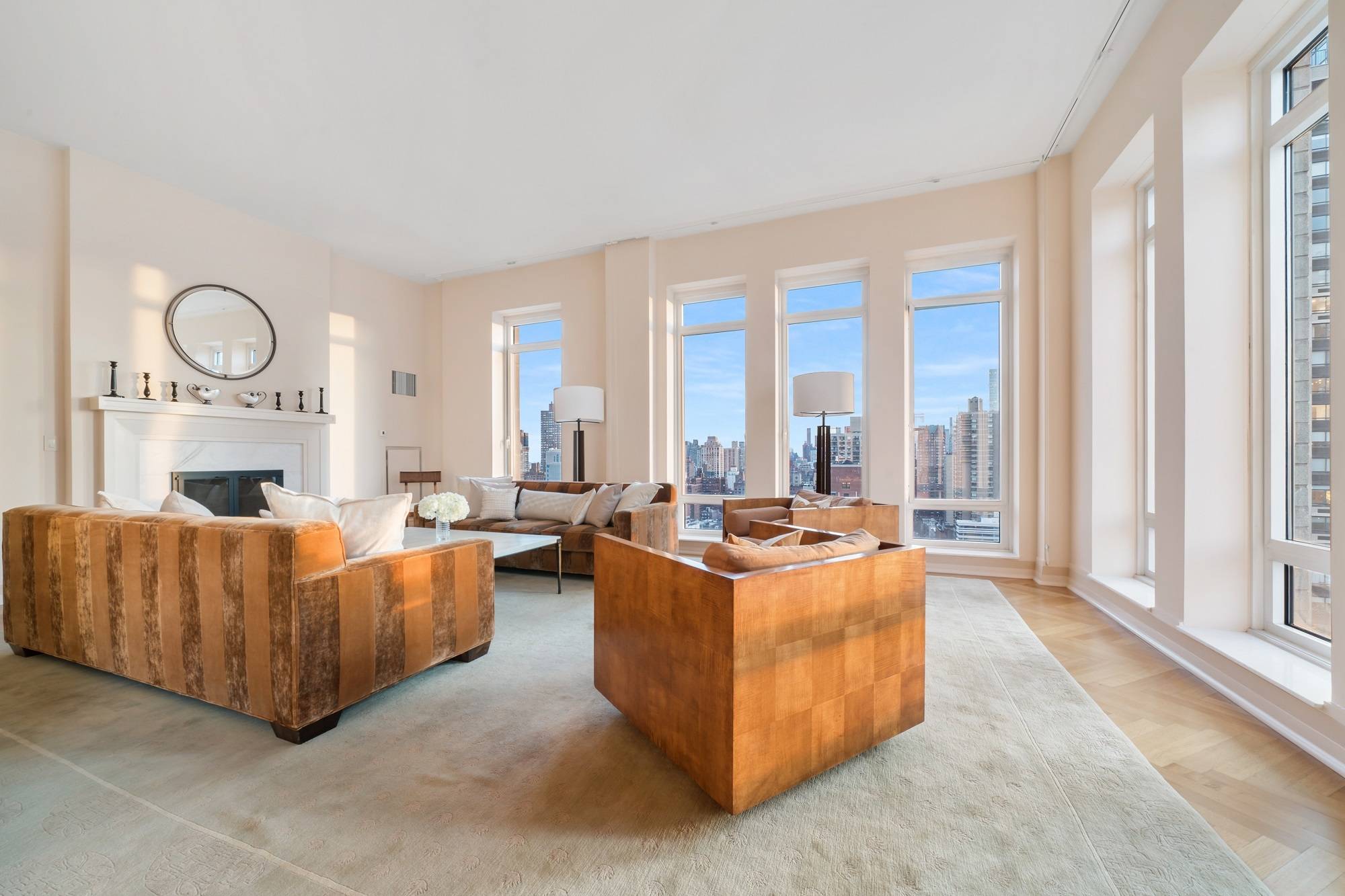Live in this penthouse ranch in the sky, perched atop a full service condominium located in prime Upper East Side.