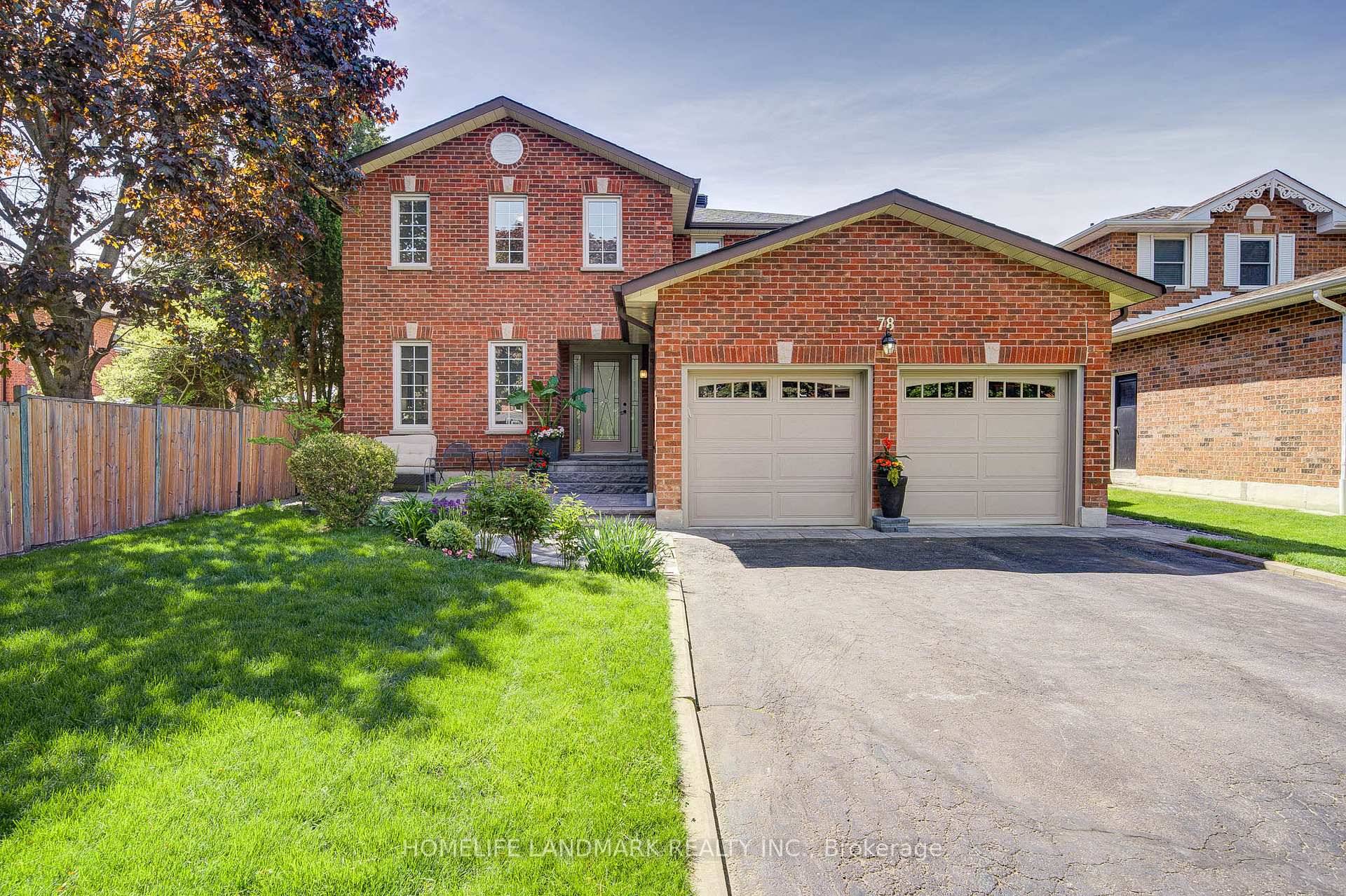 Fabulous 4 1 Bdrm Detached House in a Desired Area of Newmarket.